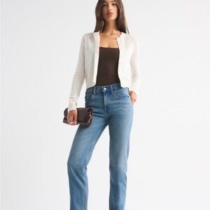 NWT Abercrombie & Fitch mid rise Curve Love 90s Straight Jeans 27 Short